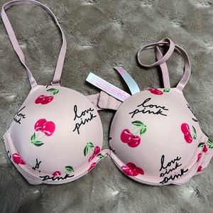 Brand New Victoria secret push up bra. Size 32B
